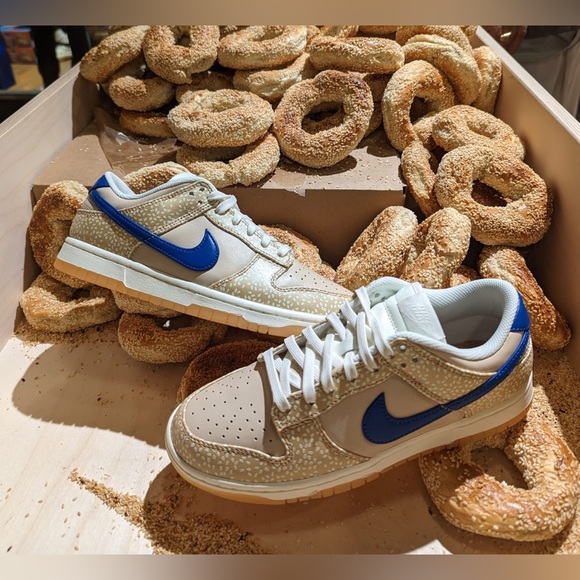 Nike Dunk Low Bagel Sesame - the Montreal bagel sneakers! - Picture 3 of 8
